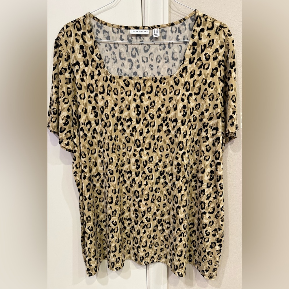 2X Susan Graver Liquid Knit Leopard Print Women's Scoop Neck Short Sleeve Top